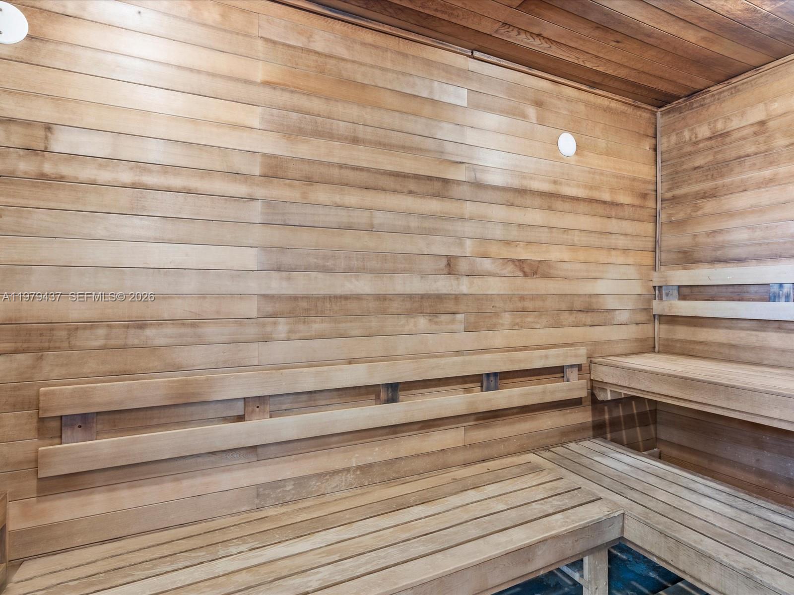 ST TROPEZ ON THE BAY II C - Residential