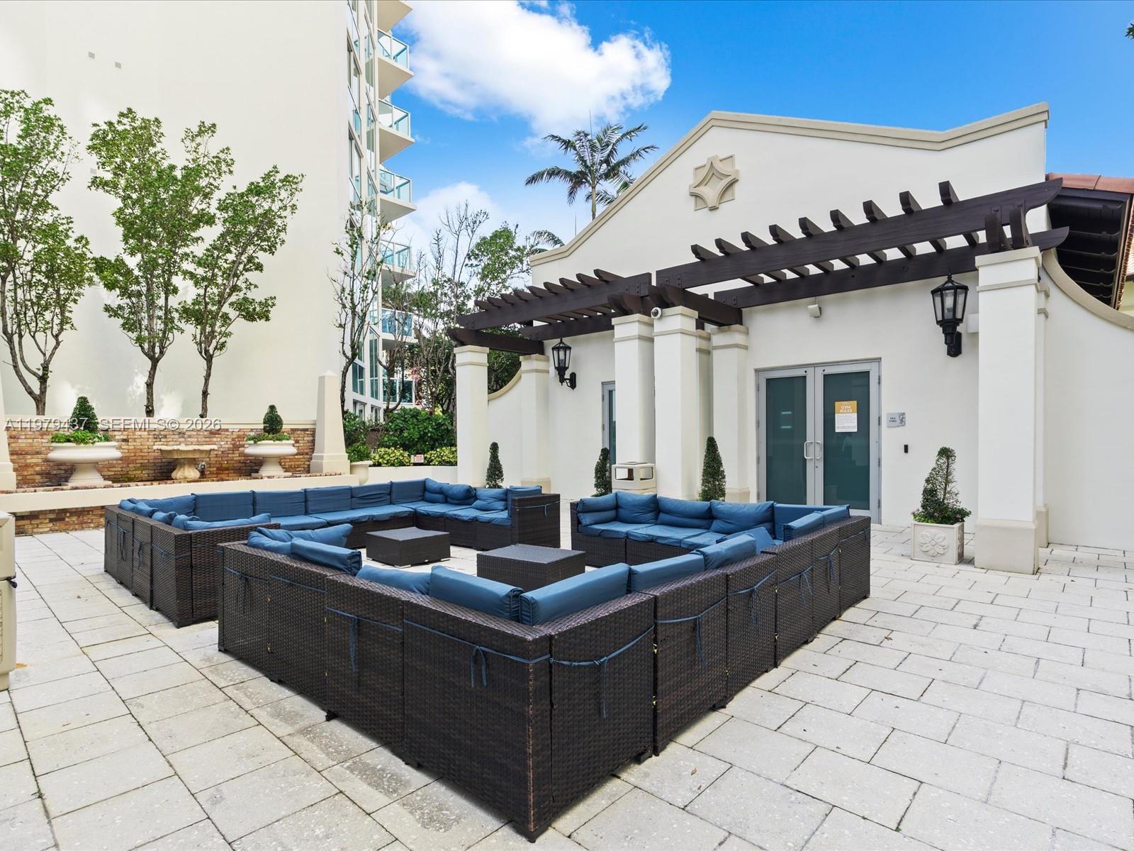 ST TROPEZ ON THE BAY II C - Residential