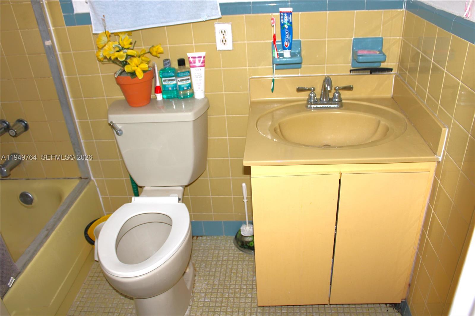 FIVE ARCHES CONDO - Residential