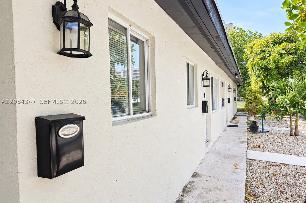 Photo of 300 SE 9th Ct #4, Hallandale Beach, FL 33009 (MLS # A12084347)