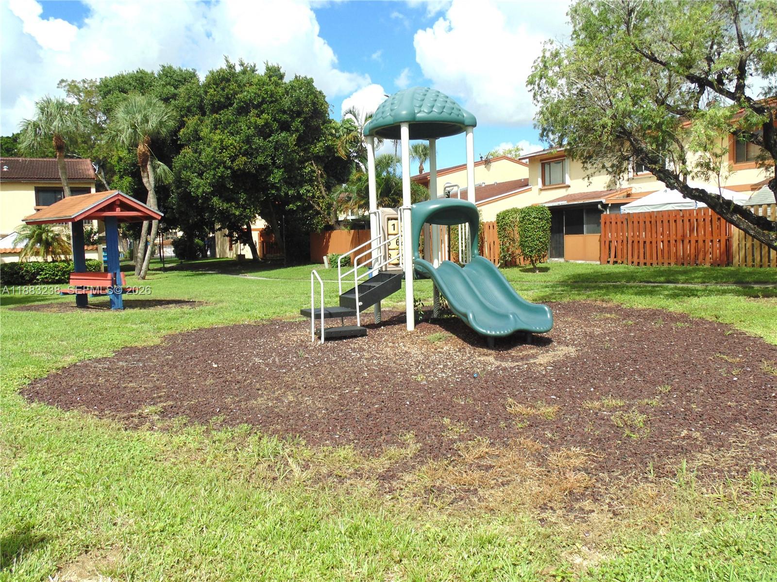 SPRING TREE - Residential