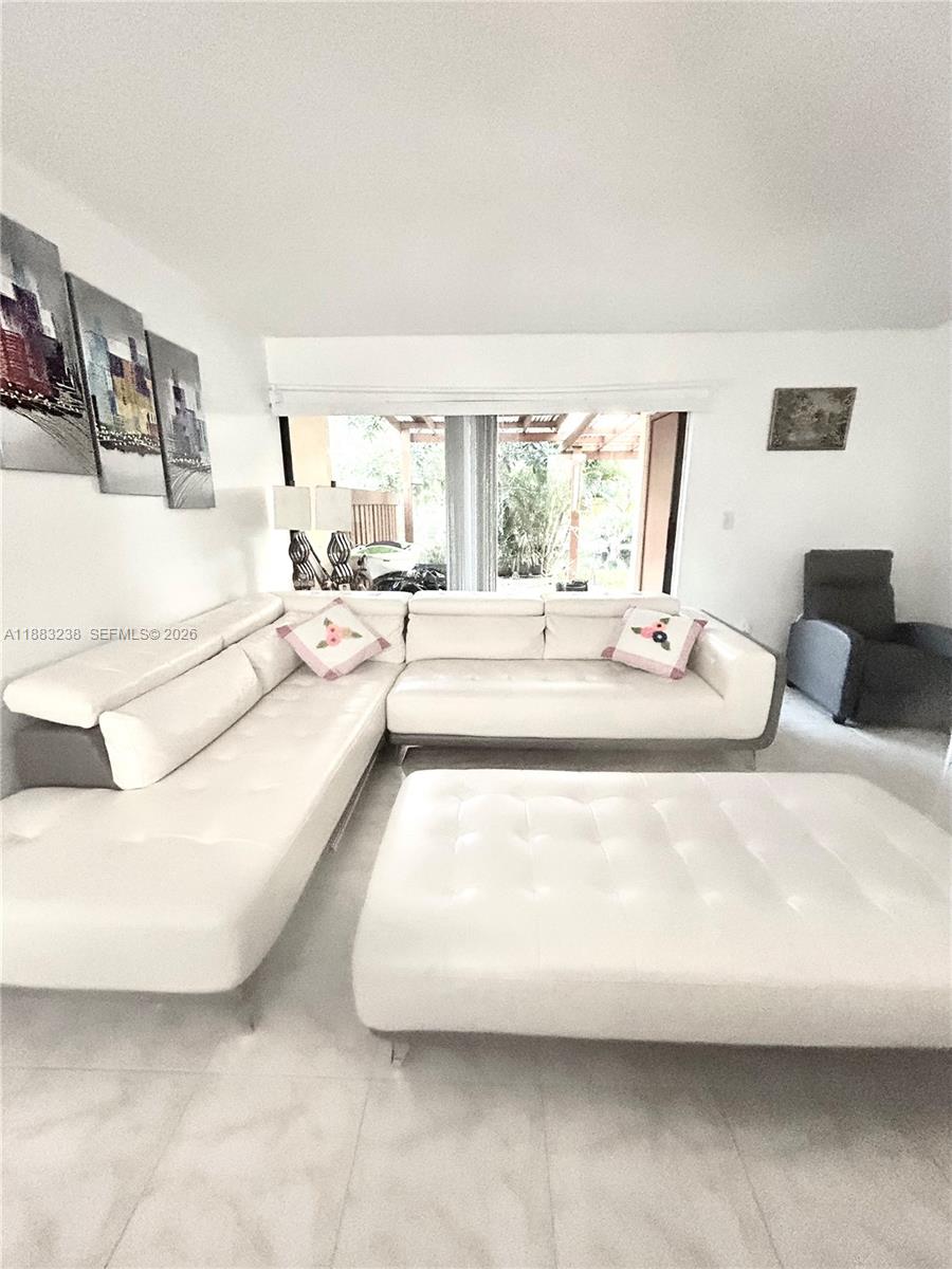 SPRING TREE - Residential