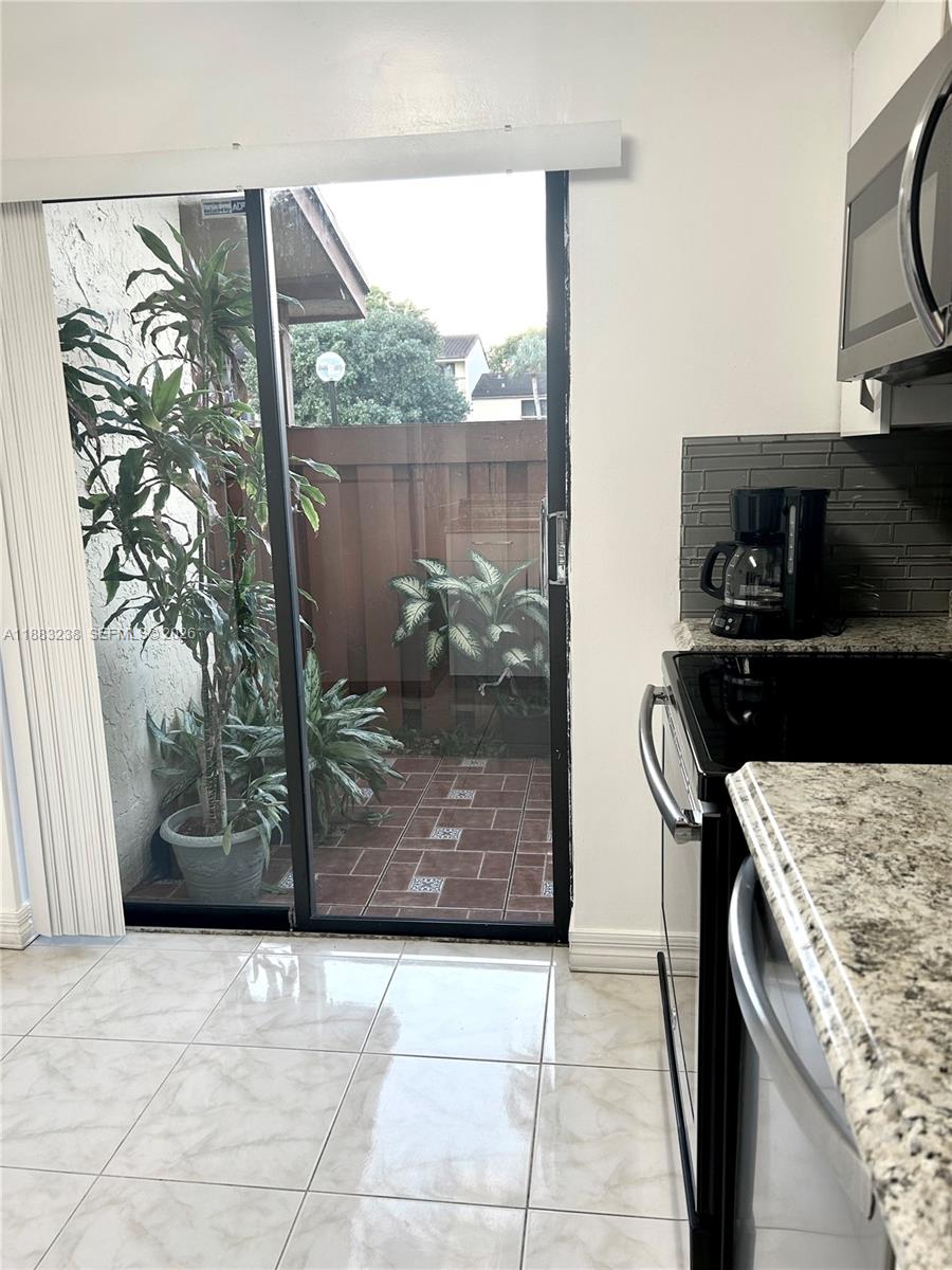 SPRING TREE - Residential