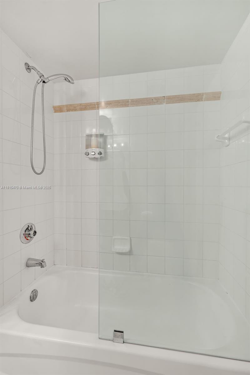 THE CLUB AT BRICKELL BAY - Residential Lease