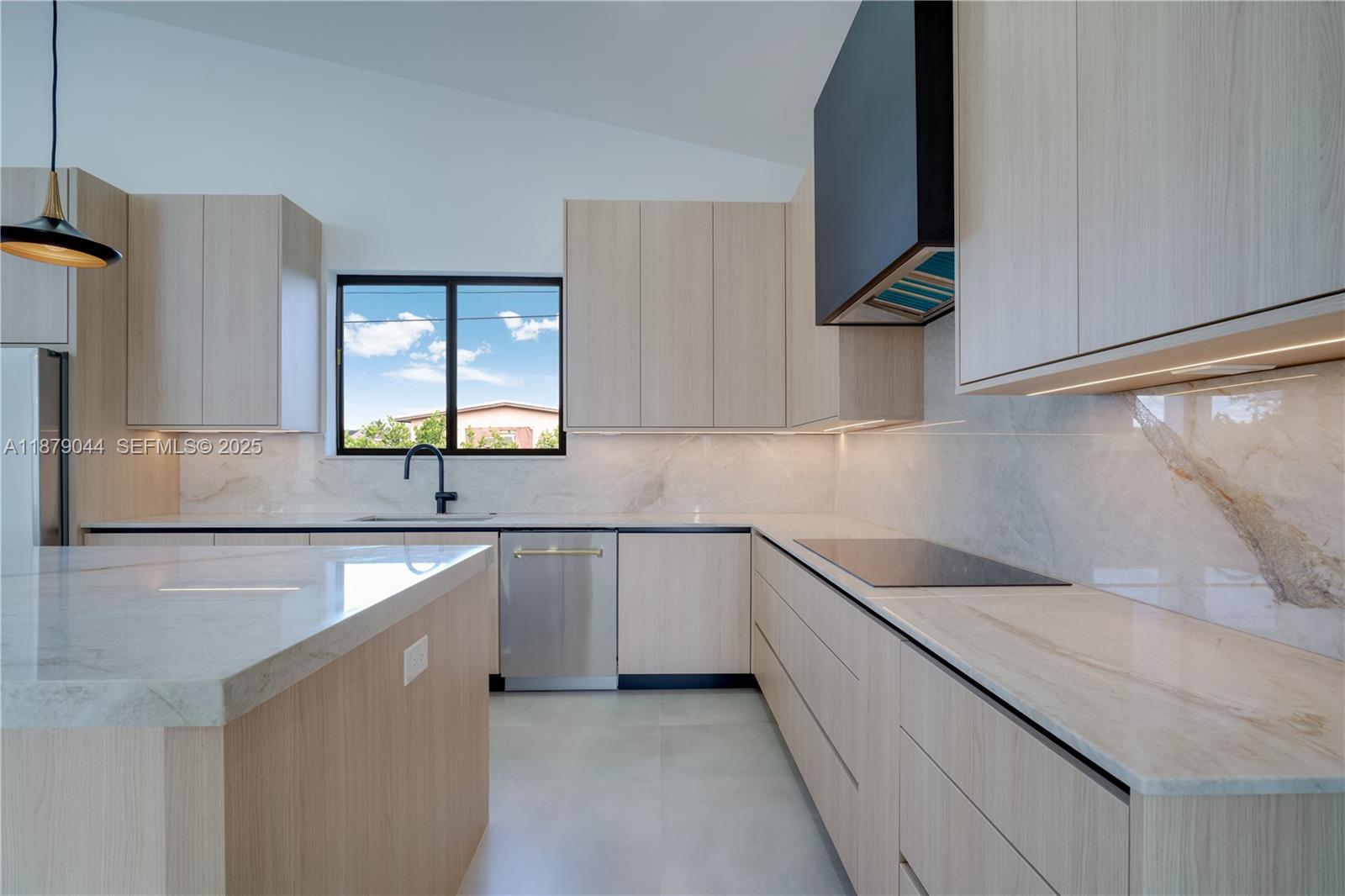 FAIRLAWN ESTATES - Residential