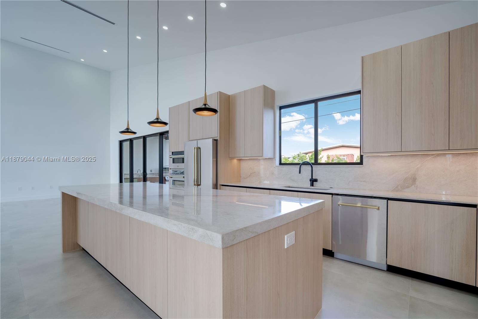 FAIRLAWN ESTATES - Residential