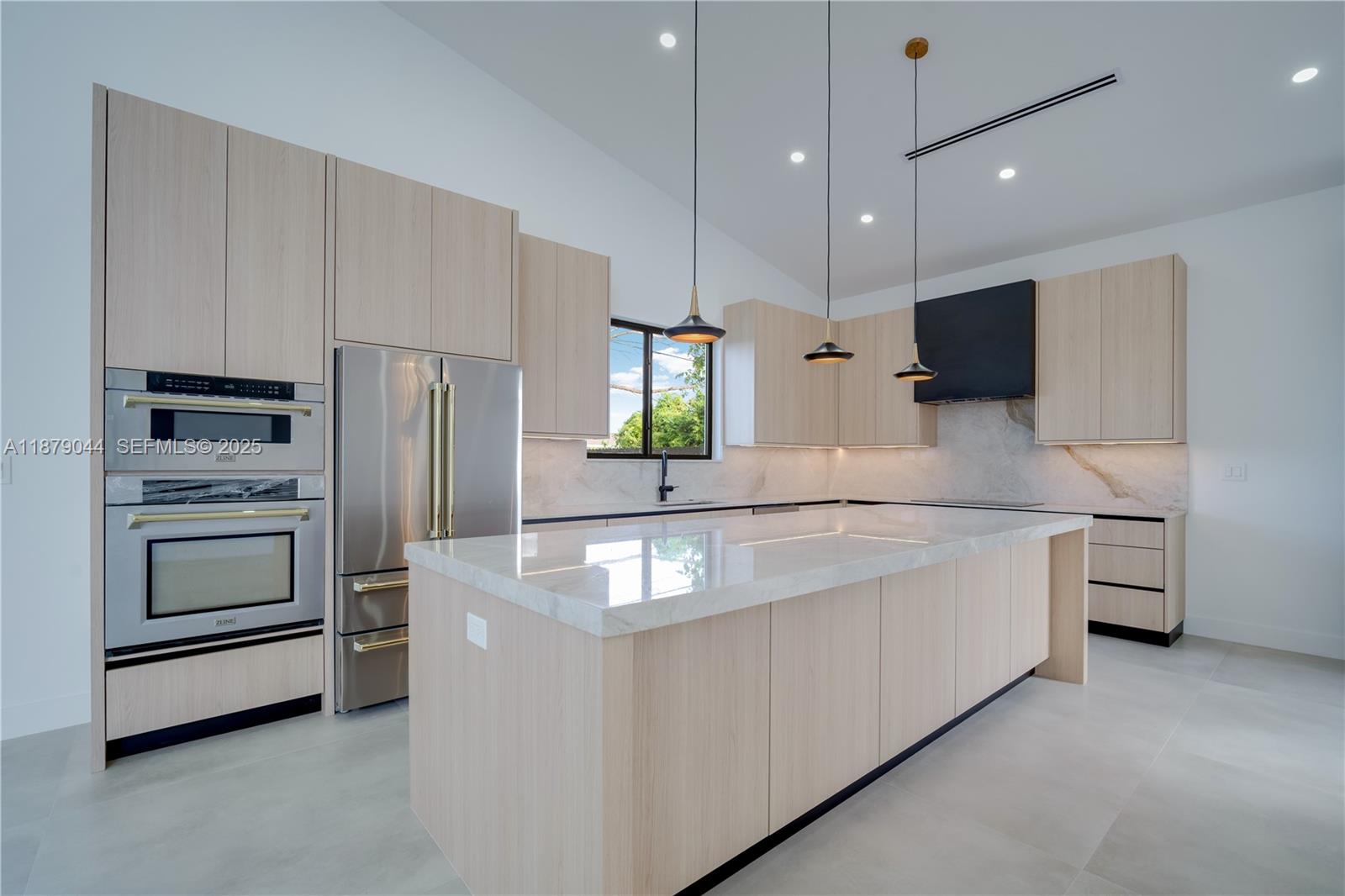 FAIRLAWN ESTATES - Residential