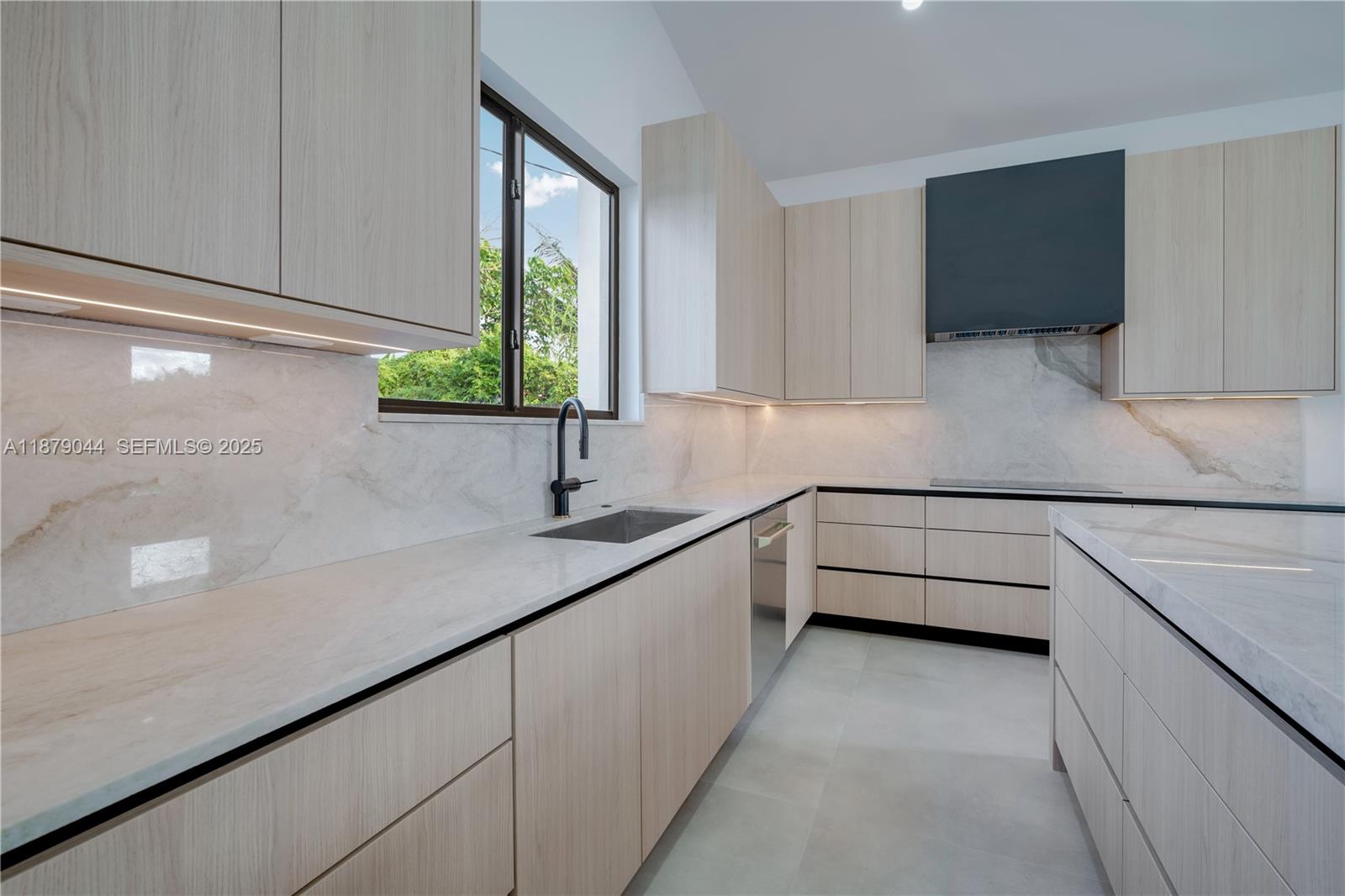 FAIRLAWN ESTATES - Residential