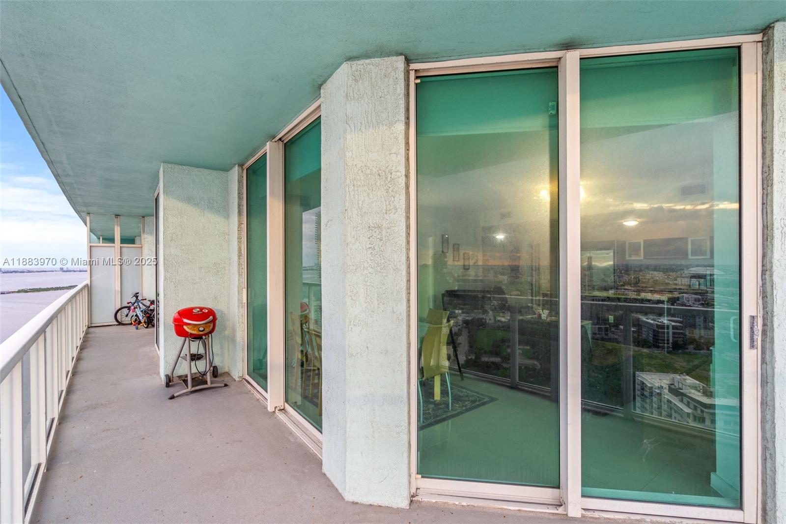 QUANTUM ON THE BAY CONDO - Residential