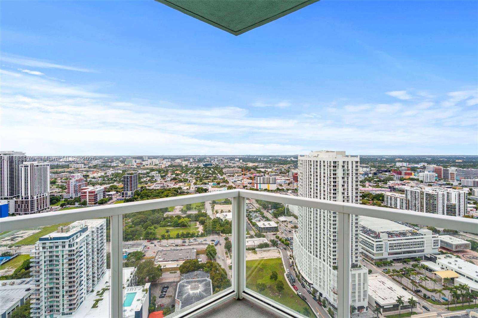 QUANTUM ON THE BAY CONDO - Residential