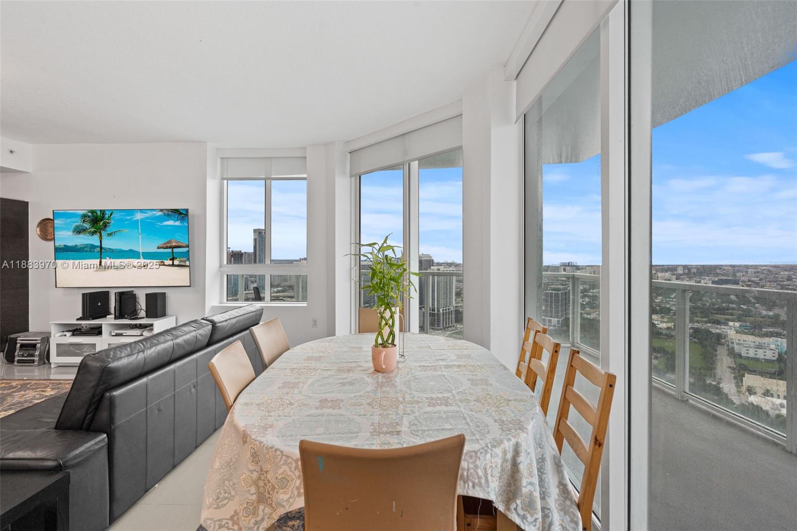 QUANTUM ON THE BAY CONDO - Residential