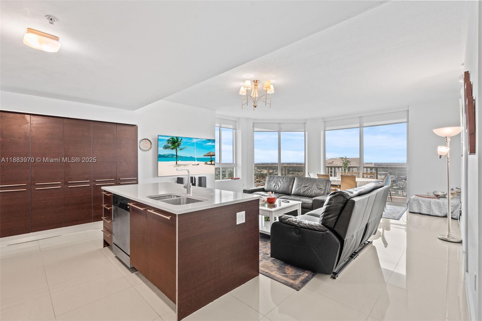 QUANTUM ON THE BAY CONDO - Residential