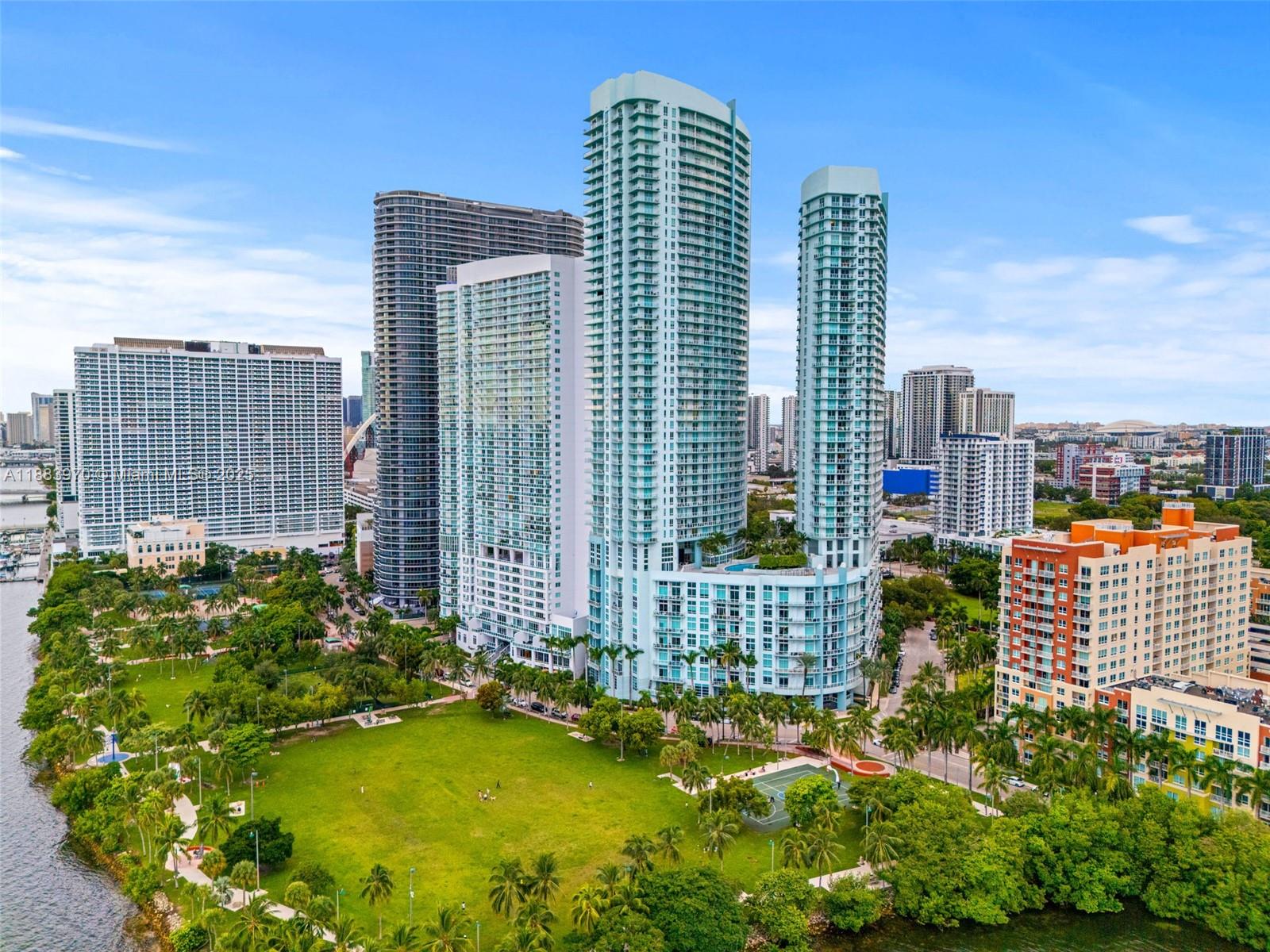 1900 N Bayshore Dr 4018