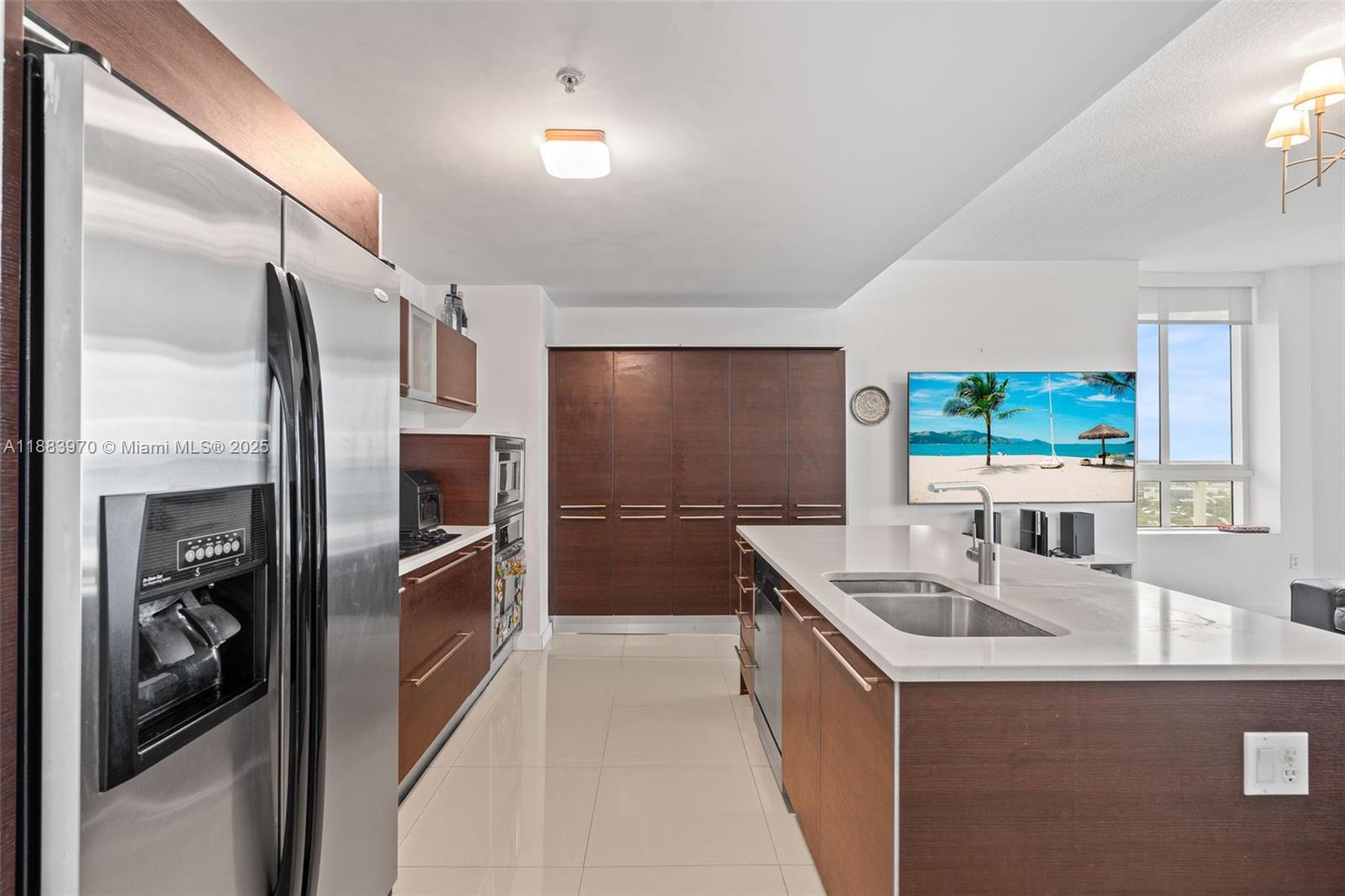 QUANTUM ON THE BAY CONDO - Residential