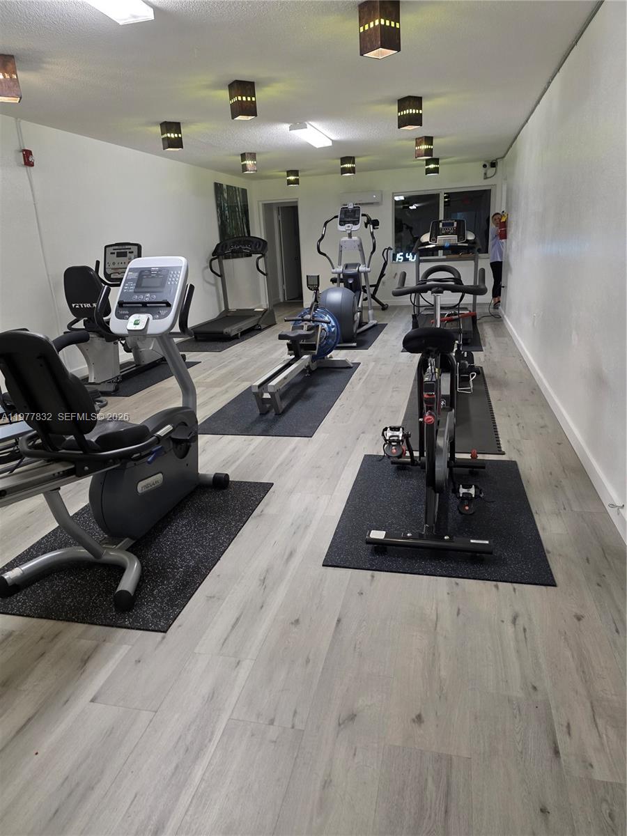 ROLLING GREEN CONDO E - Residential Lease