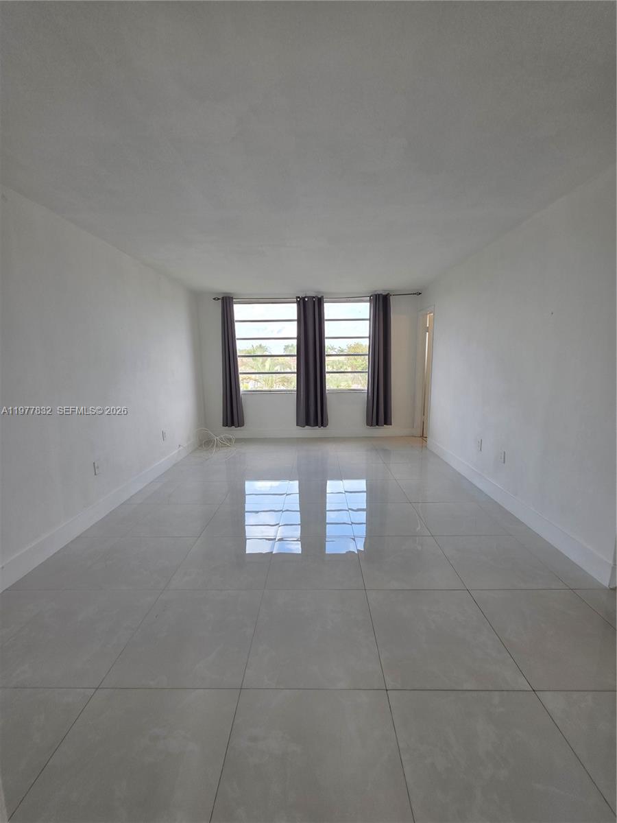 ROLLING GREEN CONDO E - Residential Lease