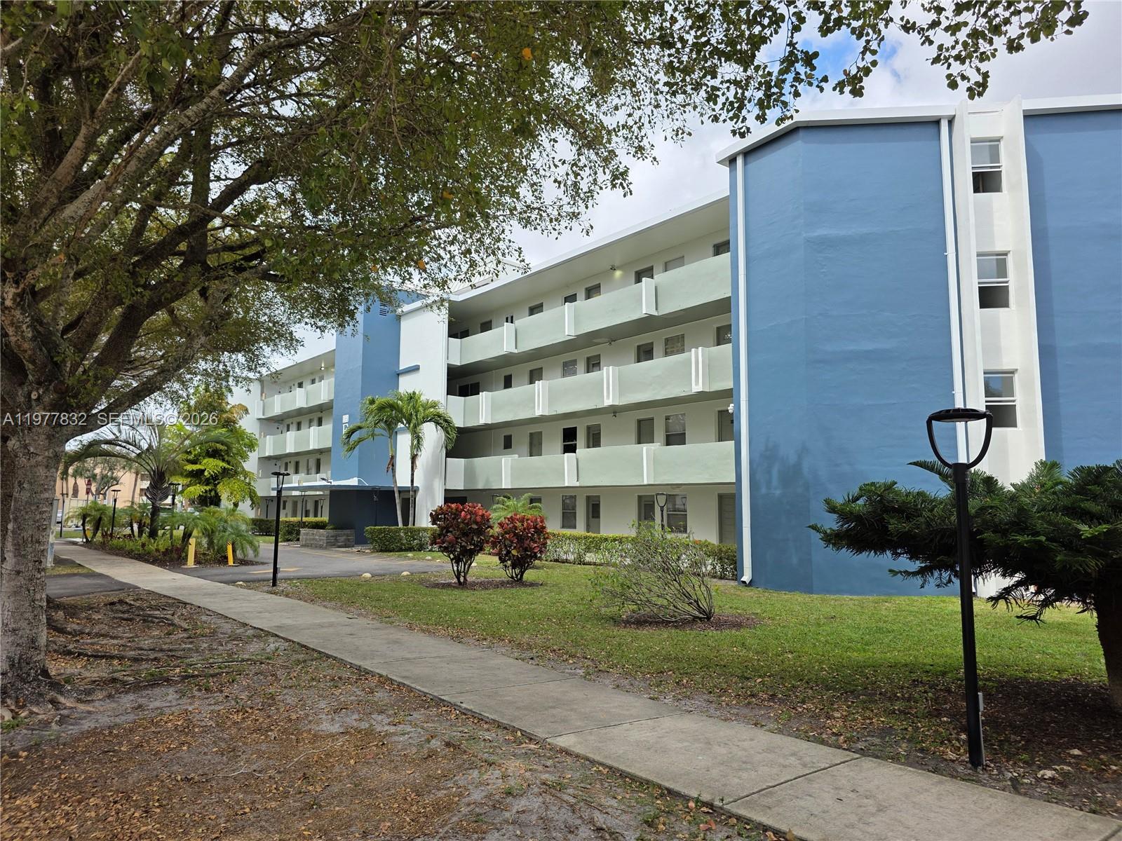 ROLLING GREEN CONDO E - Residential Lease