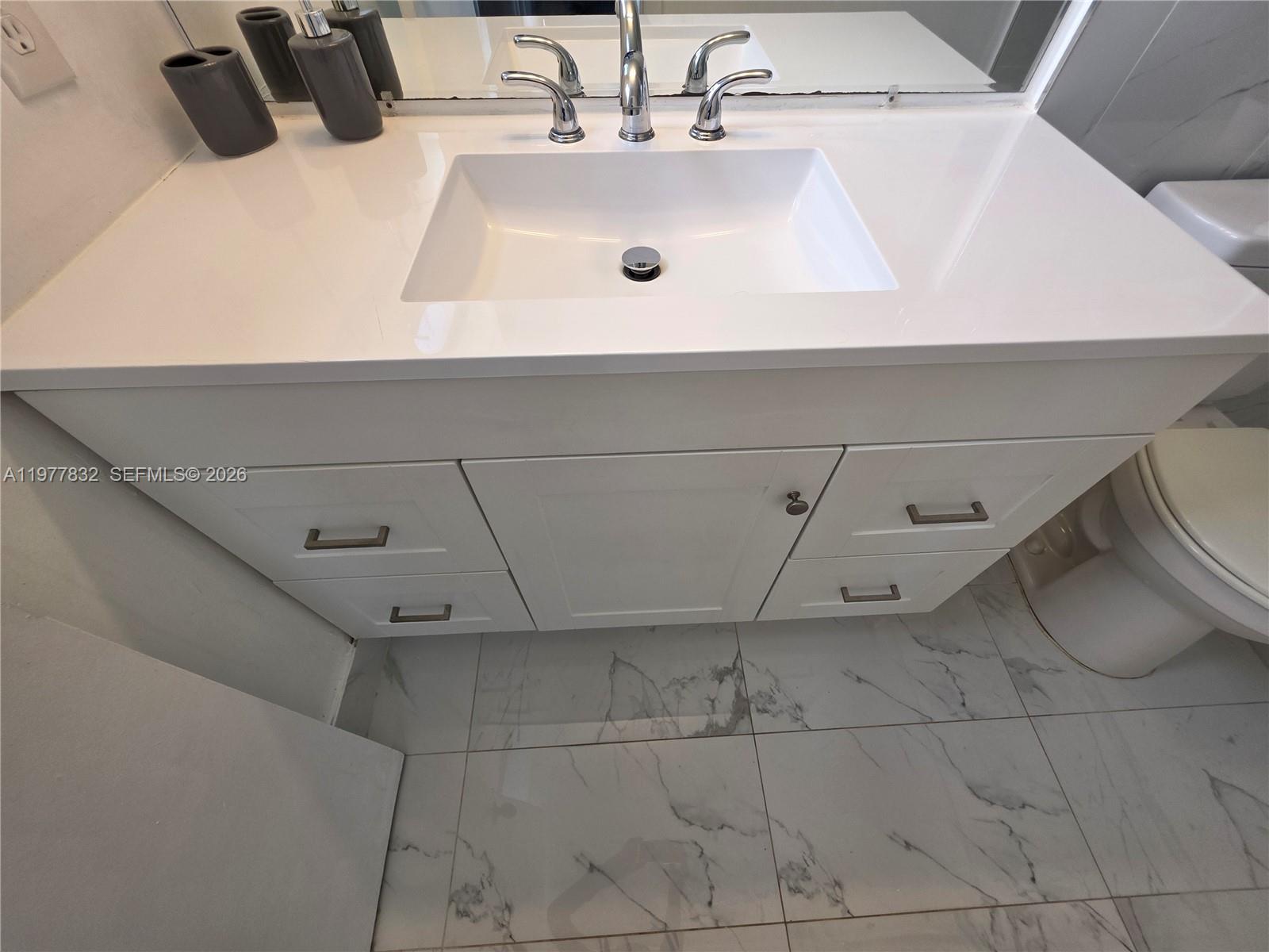 ROLLING GREEN CONDO E - Residential Lease