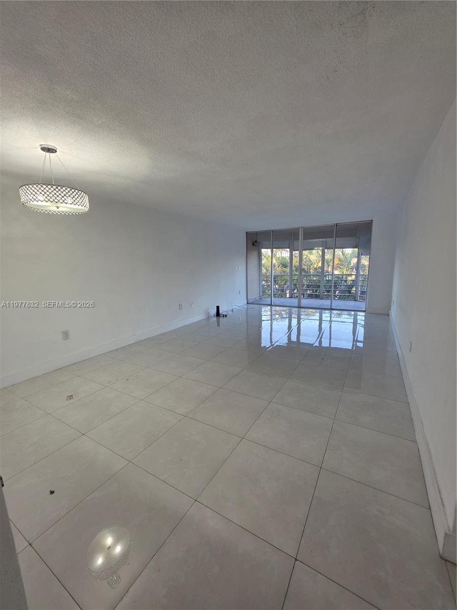 ROLLING GREEN CONDO E - Residential Lease