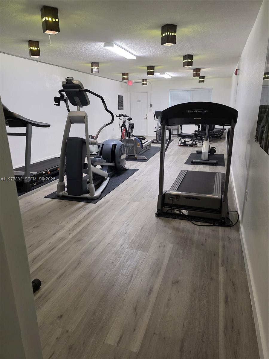 ROLLING GREEN CONDO E - Residential Lease