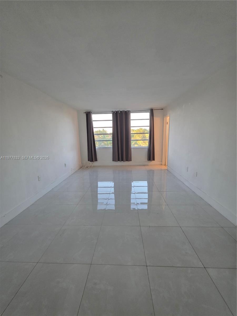 ROLLING GREEN CONDO E - Residential Lease