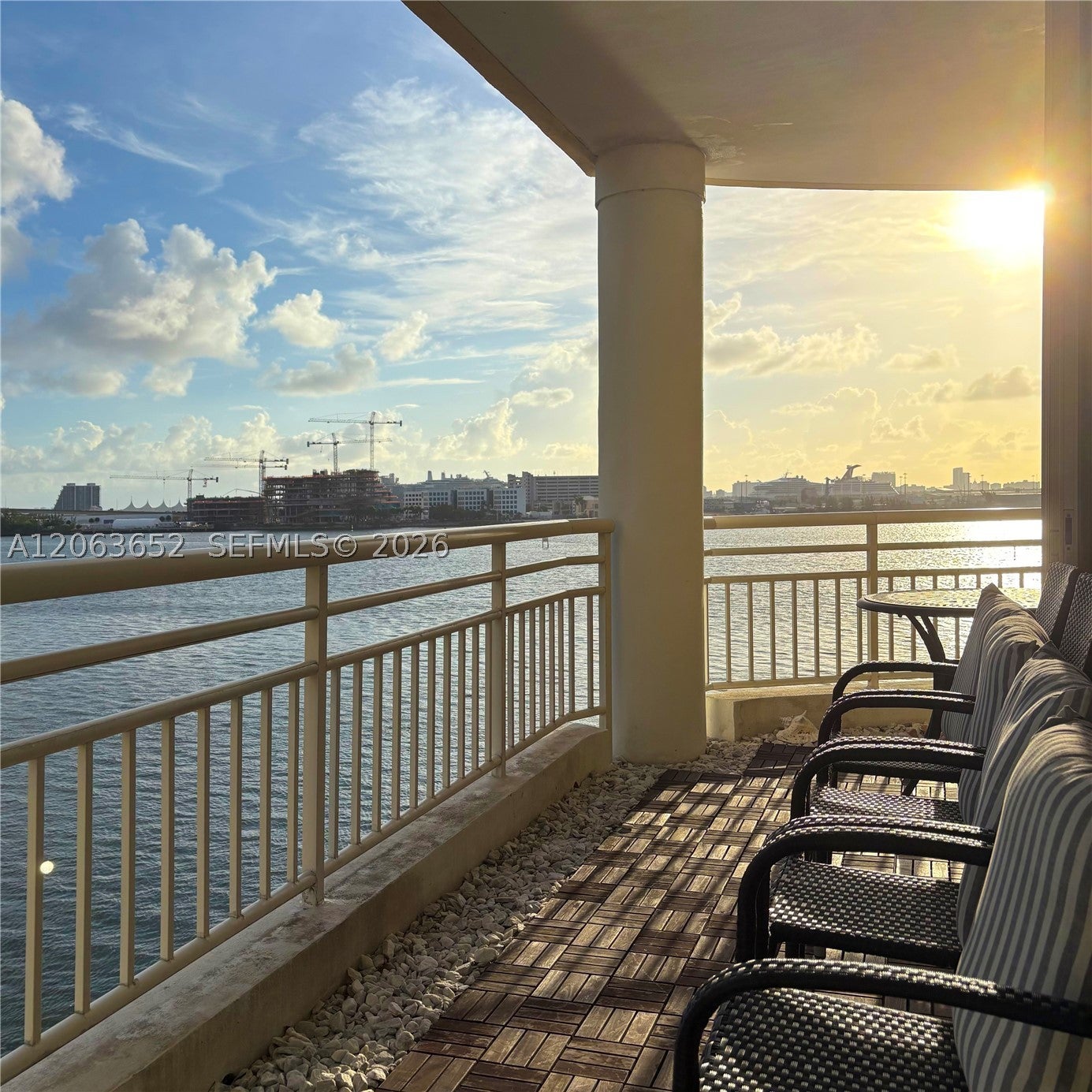 888 Brickell Key Dr 512