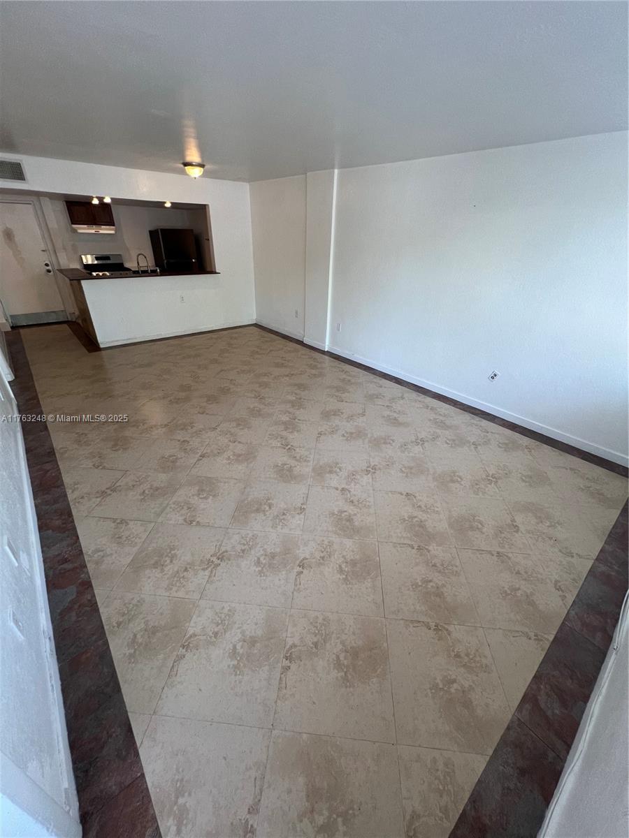 2175 NE 170th St 102