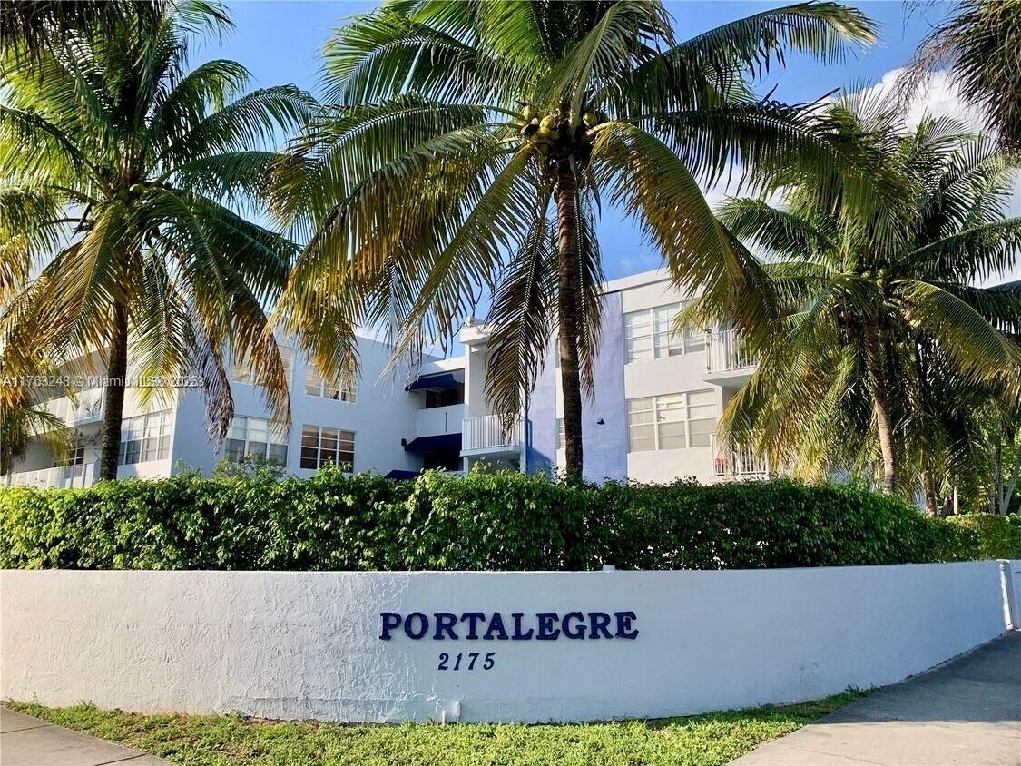 2175 Ne 170th St 102, North Miami Beach, Miami-Dade County, Florida - 1 Bedrooms  
1 Bathrooms - 