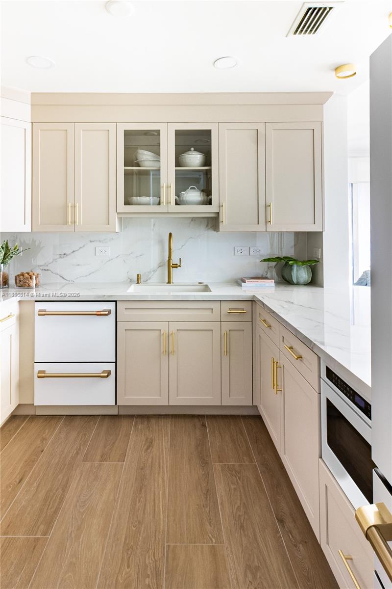 GABLES ON THE GREEN CONDO - Residential