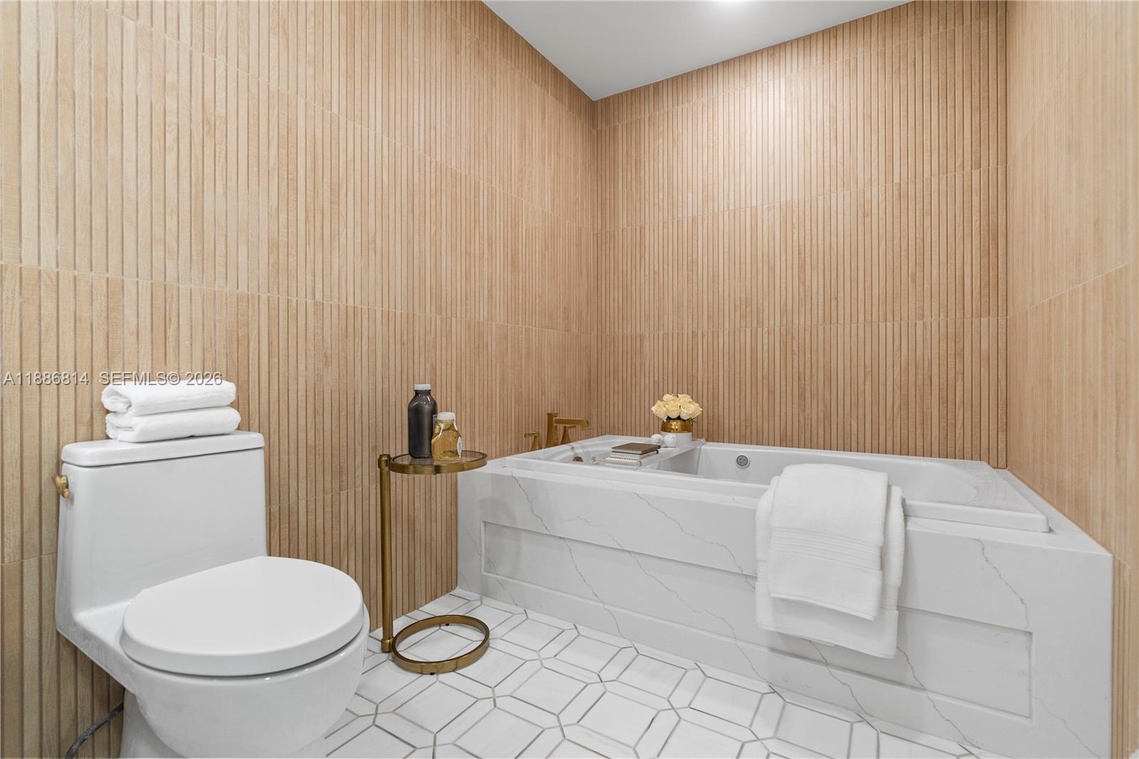 GABLES ON THE GREEN CONDO - Residential