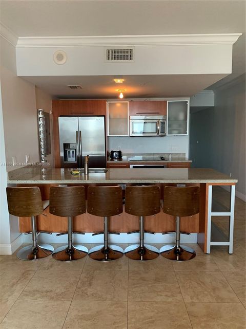 185 SW 7th St 2202 Miami FL 33130