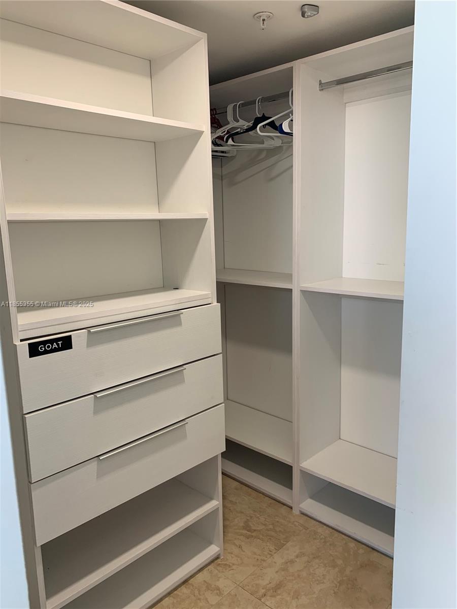 LATITUDE ON THE RIVER CON - Residential