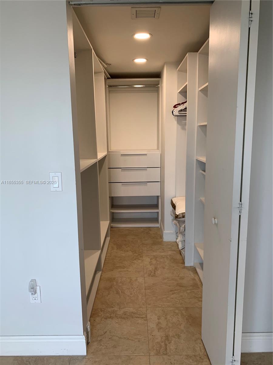 LATITUDE ON THE RIVER CON - Residential