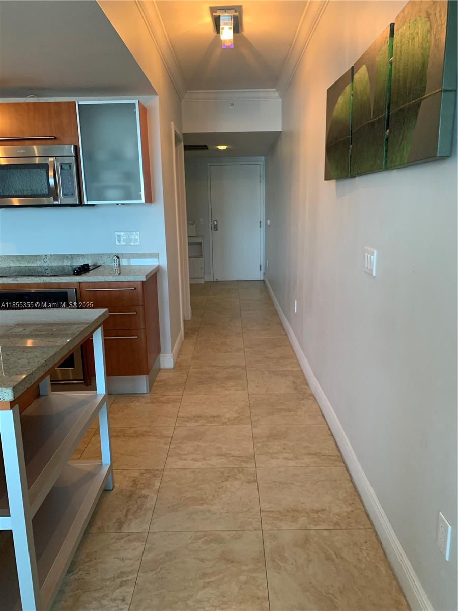 185 SW 7th St 2202