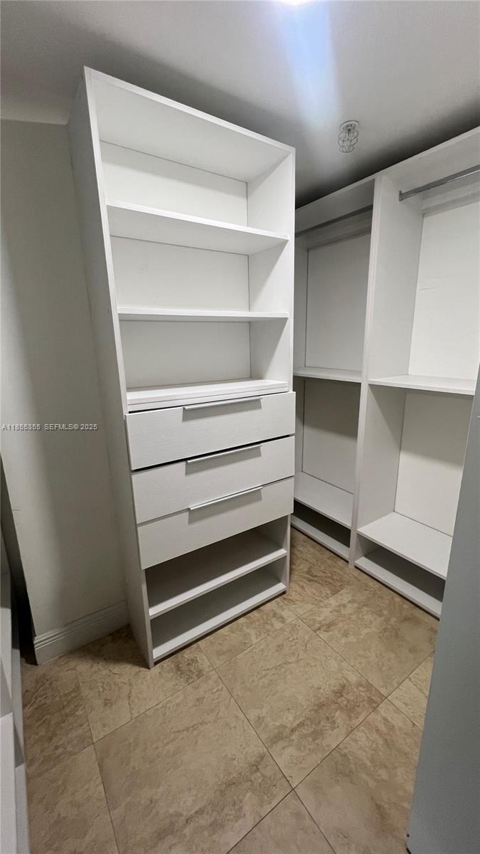 LATITUDE ON THE RIVER CON - Residential