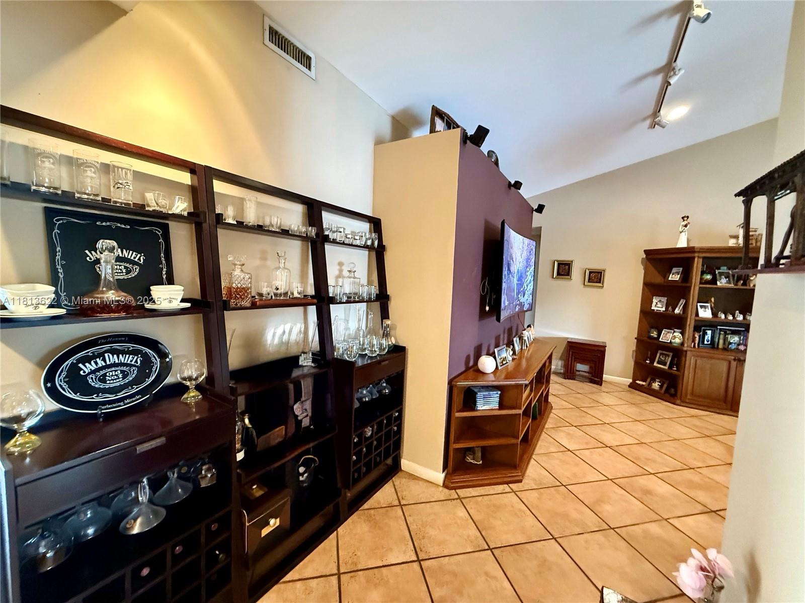 DORAL DUNES 1ST ADDN - Residential Lease