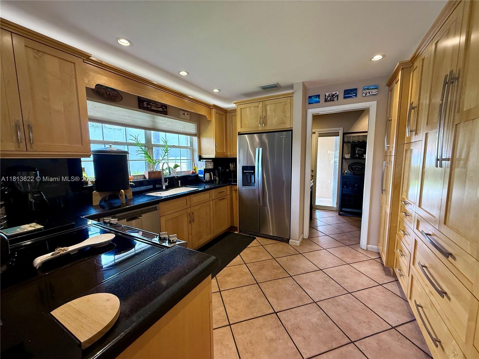 DORAL DUNES 1ST ADDN - Residential Lease