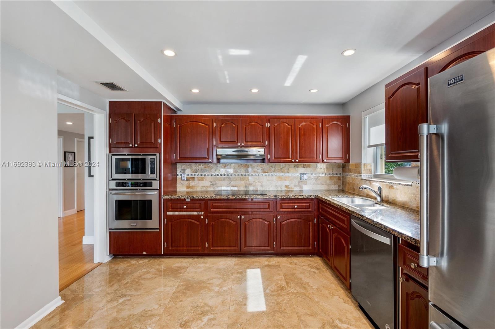 MONTEGO CLUB CONDO - Residential