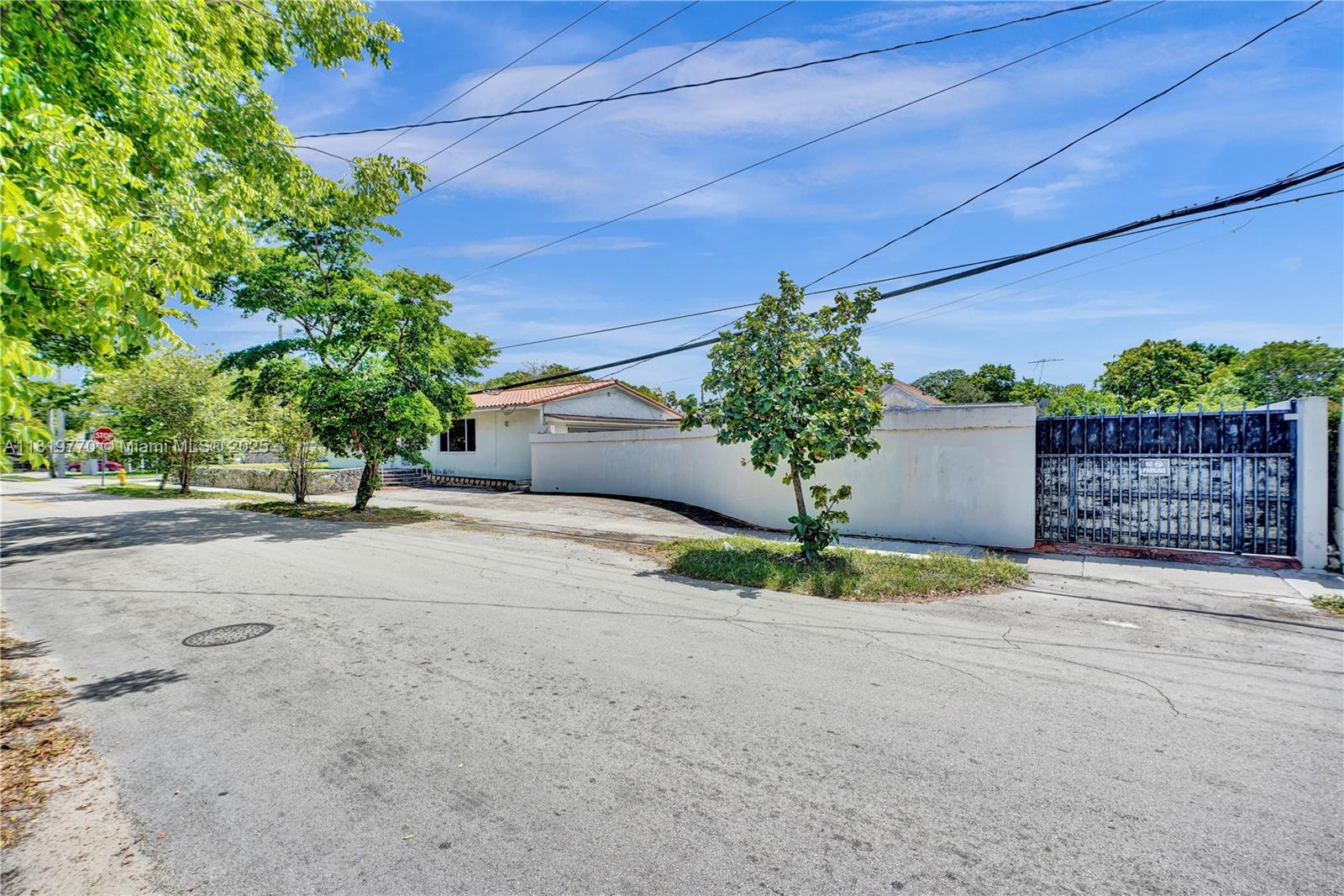 100 NW 23rd Ave, Miami, FL, 33125/$649,995 4 100 NW 23rd Ave