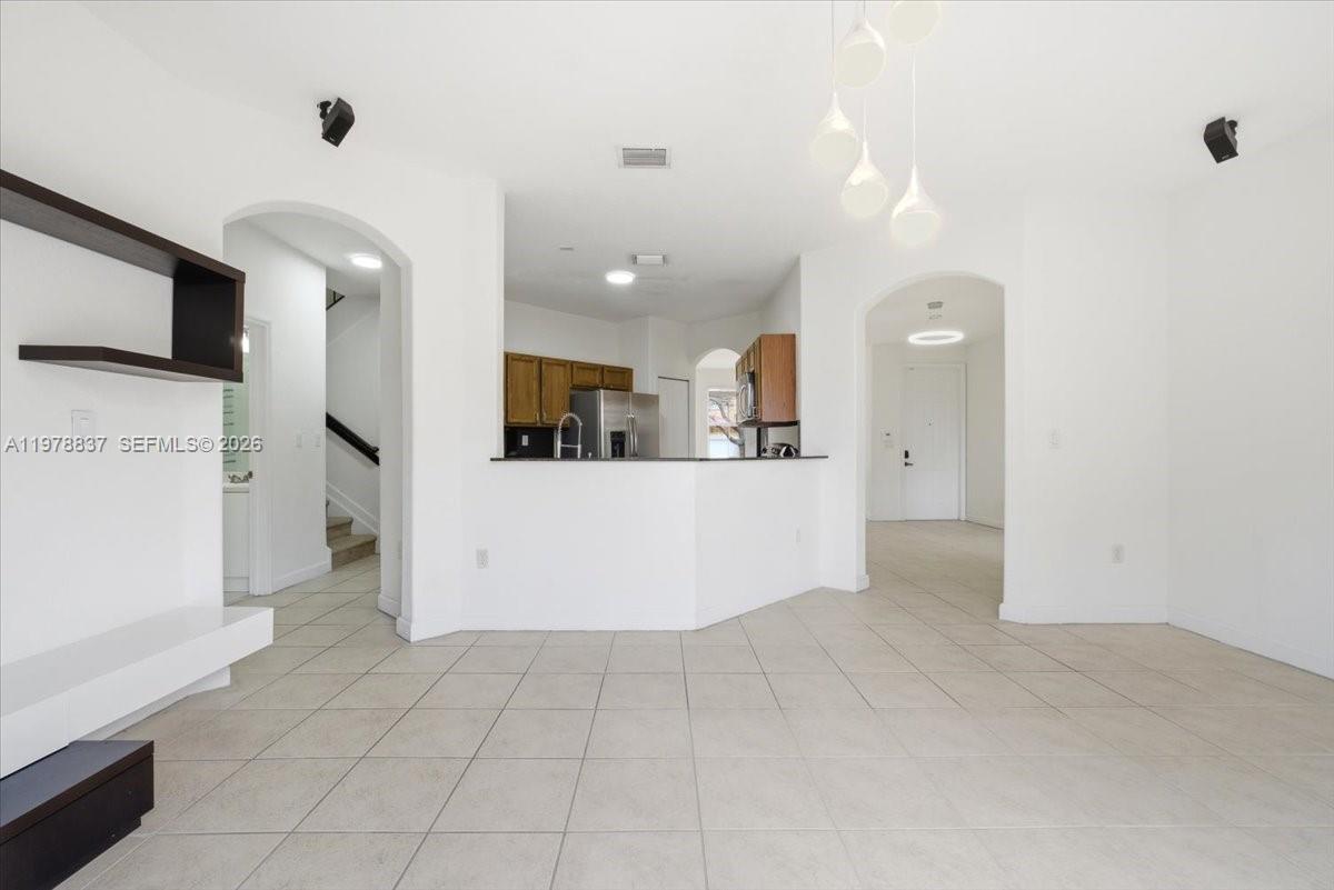 ISLANDS AT DORAL TOWNHOME - Residential