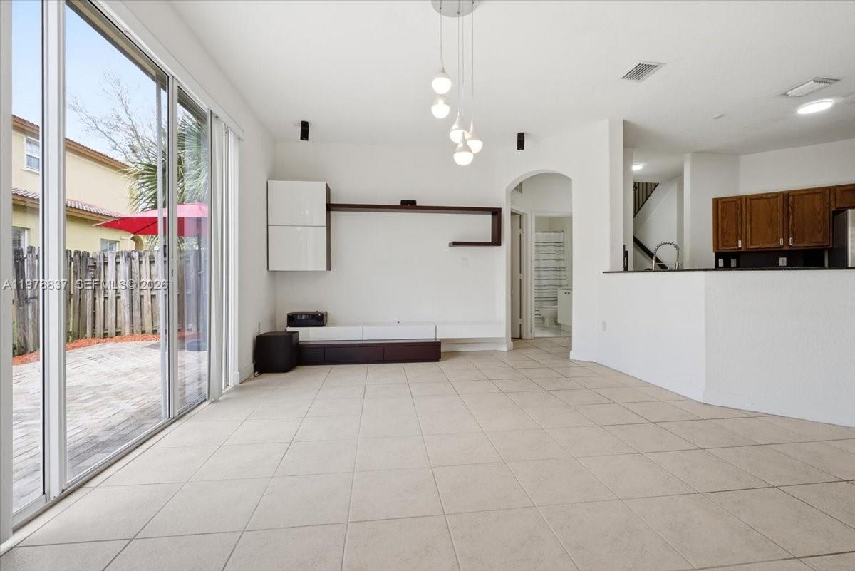 ISLANDS AT DORAL TOWNHOME - Residential