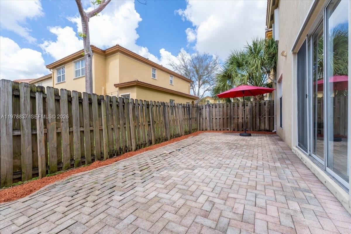 ISLANDS AT DORAL TOWNHOME - Residential