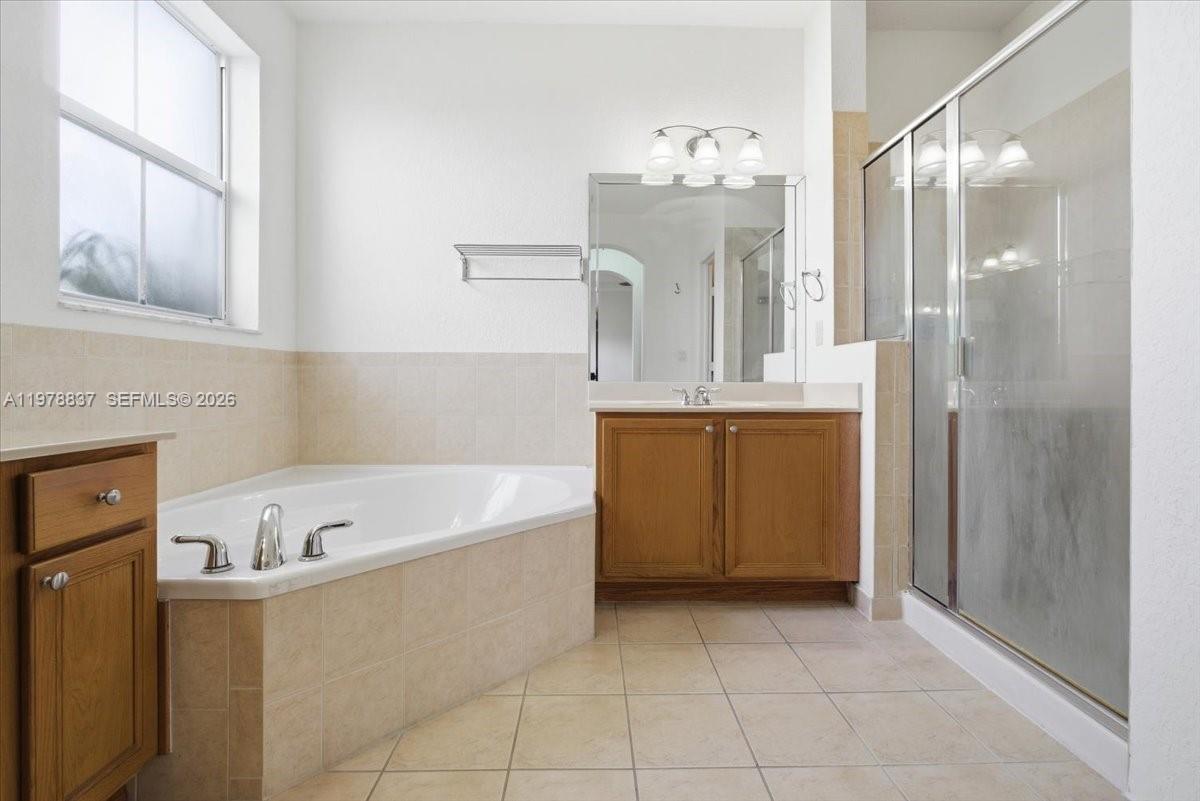 ISLANDS AT DORAL TOWNHOME - Residential