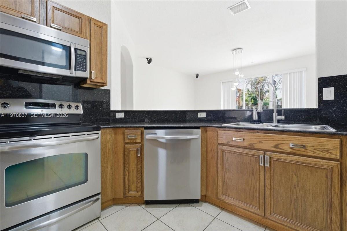 ISLANDS AT DORAL TOWNHOME - Residential