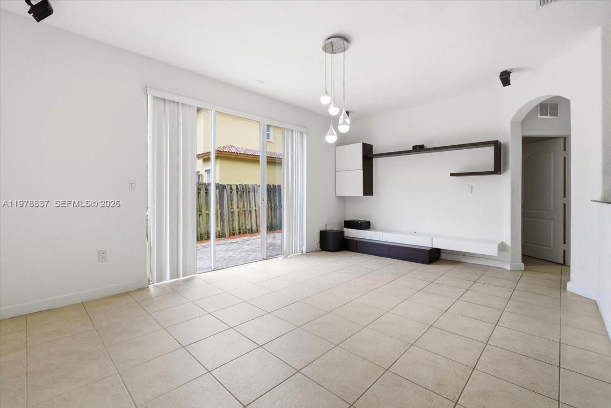 ISLANDS AT DORAL TOWNHOME - Residential