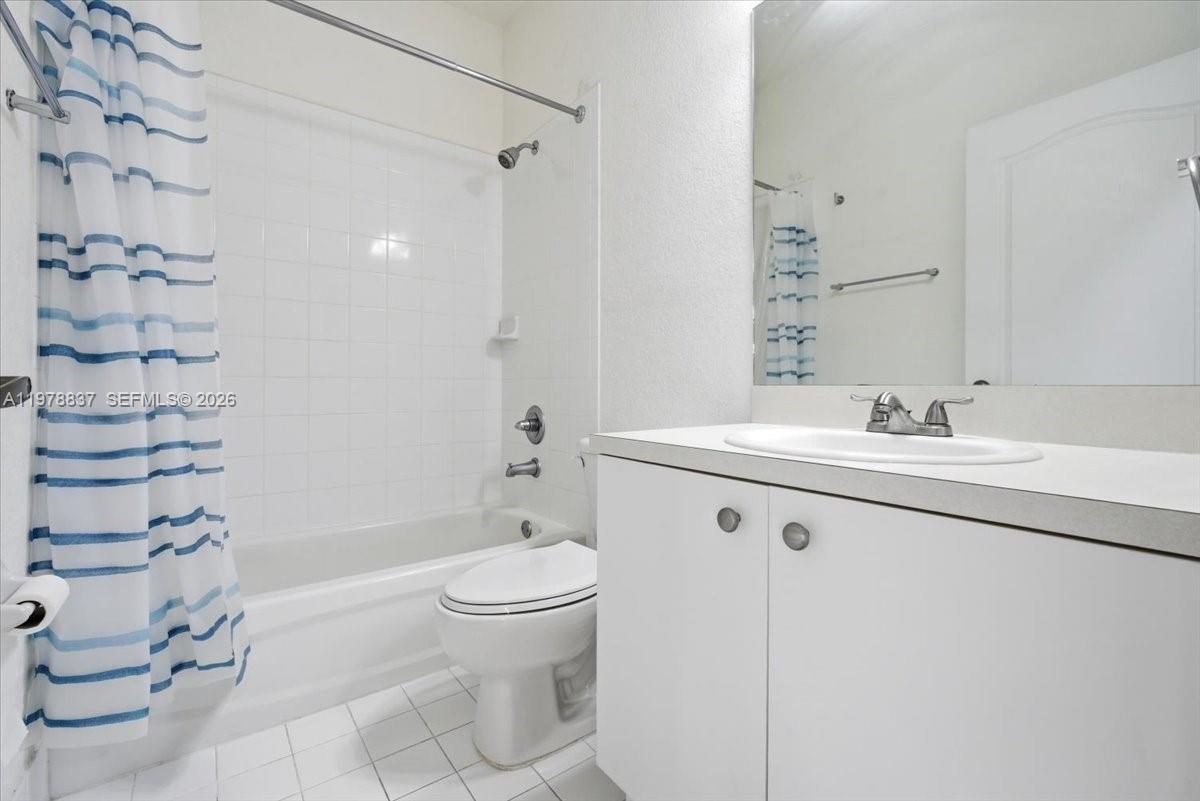 ISLANDS AT DORAL TOWNHOME - Residential