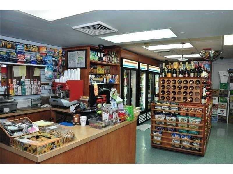 THE FLORIDIAN CONDO - Residential Lease