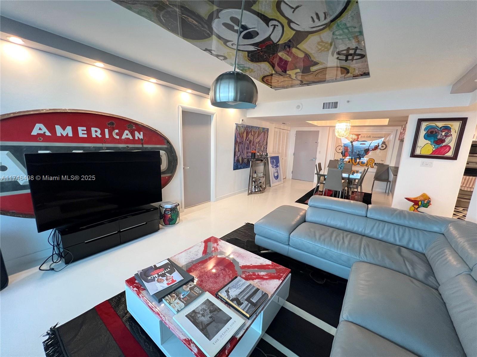 THE FLORIDIAN CONDO - Residential Lease