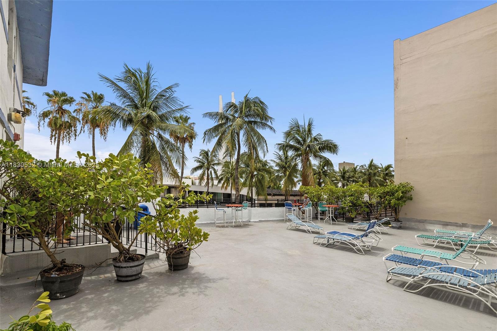ROYAL SOUTH BEACH CONDO - Residential