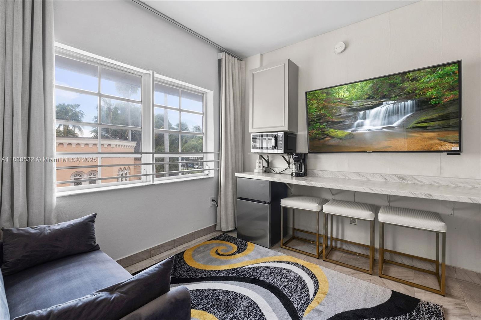 ROYAL SOUTH BEACH CONDO - Residential